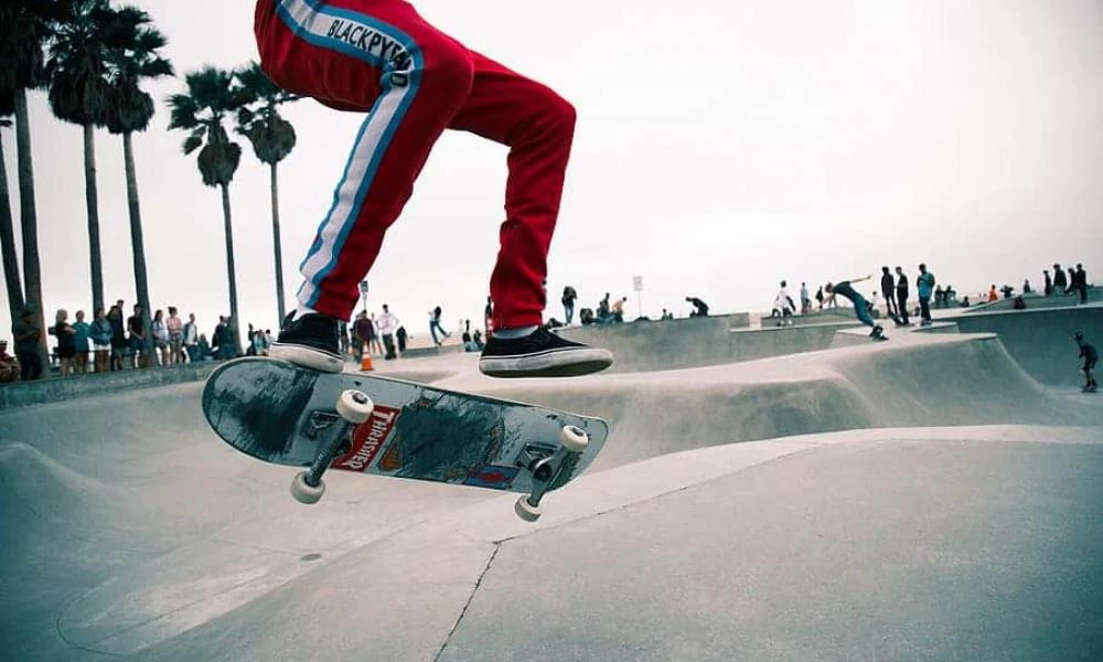 Τέλος το ανεξέλεγκτο skateboarding: Στο τραπέζι μέτρα από το Υπ.Μεταφορών